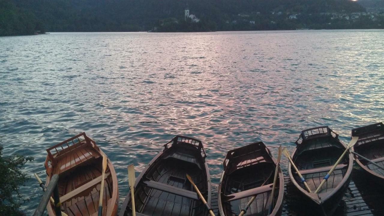 Pletna Lake View Apartment ブレッド エクステリア 写真